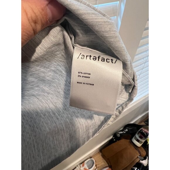 Artefact Short Sleeve Button Up - Size S - Picture 3 of 4